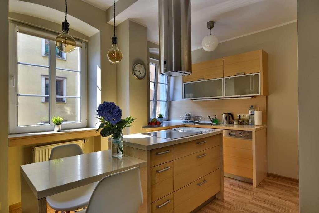 Argentis Wiezienna Apartment Вроцлав Екстериор снимка