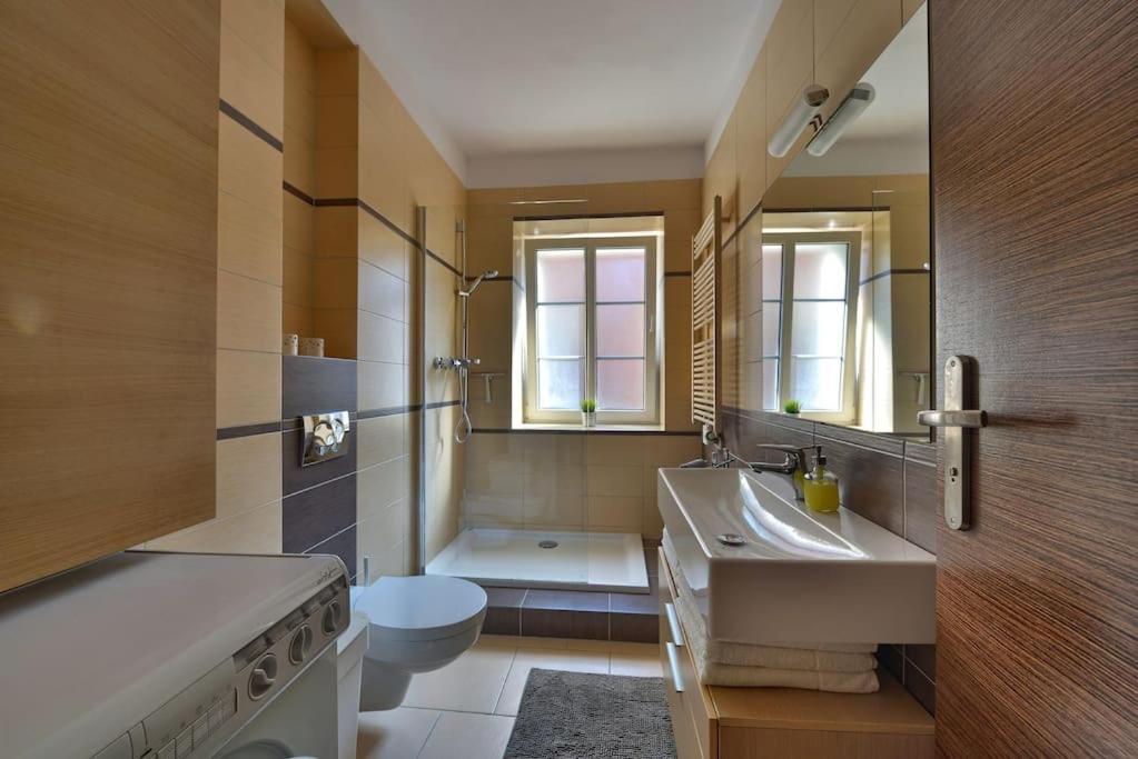 Argentis Wiezienna Apartment Вроцлав Екстериор снимка